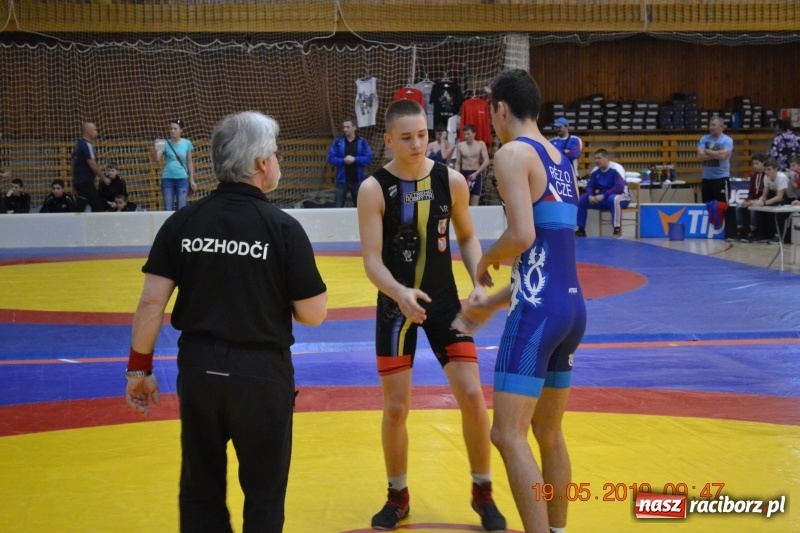 Zdjęcie w galerii na portalu naszraciborz.pl: Dobry start zapaśników Unii na zawodach w Kladnie [FOTO] wiadomości z regionu