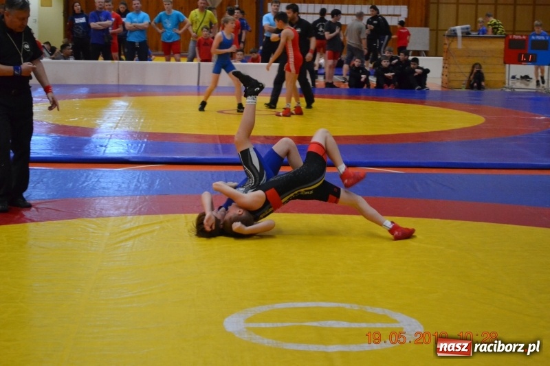 Zdjęcie w galerii na portalu naszraciborz.pl: Dobry start zapaśników Unii na zawodach w Kladnie [FOTO] wiadomości z regionu