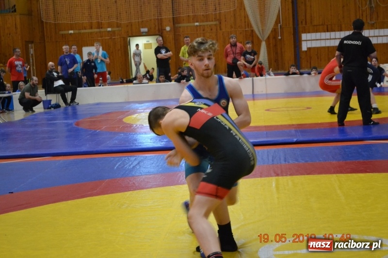 Zdjęcie w galerii na portalu naszraciborz.pl: Dobry start zapaśników Unii na zawodach w Kladnie [FOTO] wiadomości z regionu