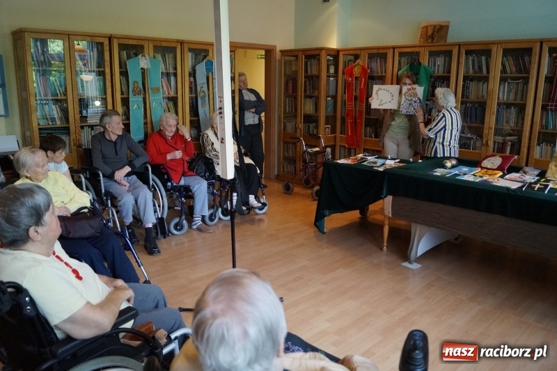 Zdjęcie w galerii na portalu naszraciborz.pl: Wystawa haftu w DPS Złota Jesień wiadomości z regionu