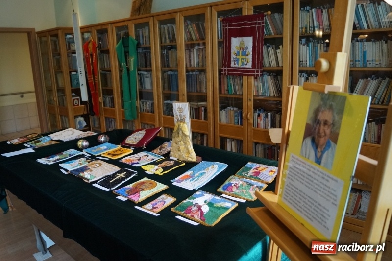 Zdjęcie w galerii na portalu naszraciborz.pl: Wystawa haftu w DPS Złota Jesień wiadomości z regionu