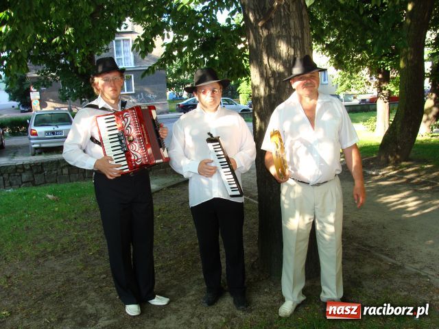 Zdjęcie w galerii na portalu naszraciborz.pl: Spotkanie dzieci z Podwórka Kolejowego wiadomości z regionu