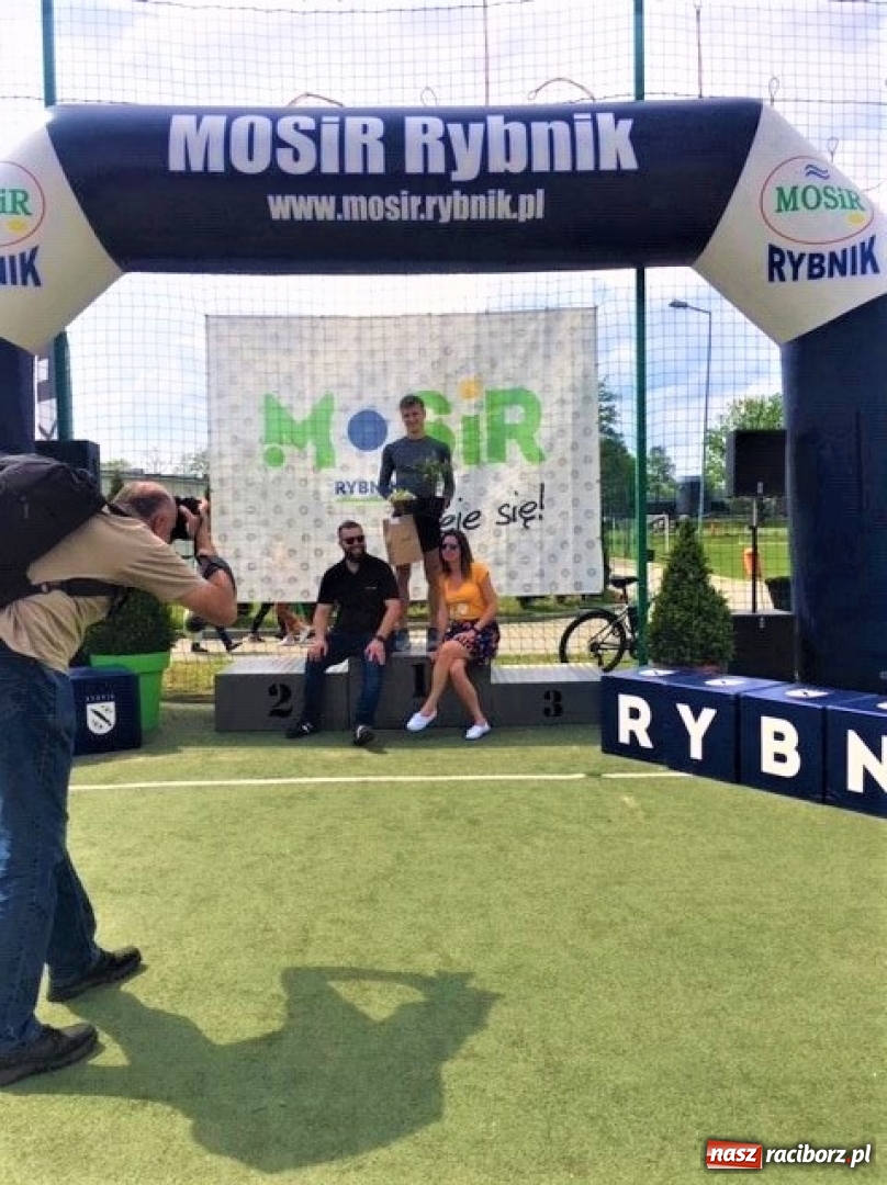 Zdjęcie w galerii na portalu naszraciborz.pl: Uczniowie raciborskiego ZSOMS na Biegu Wiosny w Rybniku wiadomości z regionu