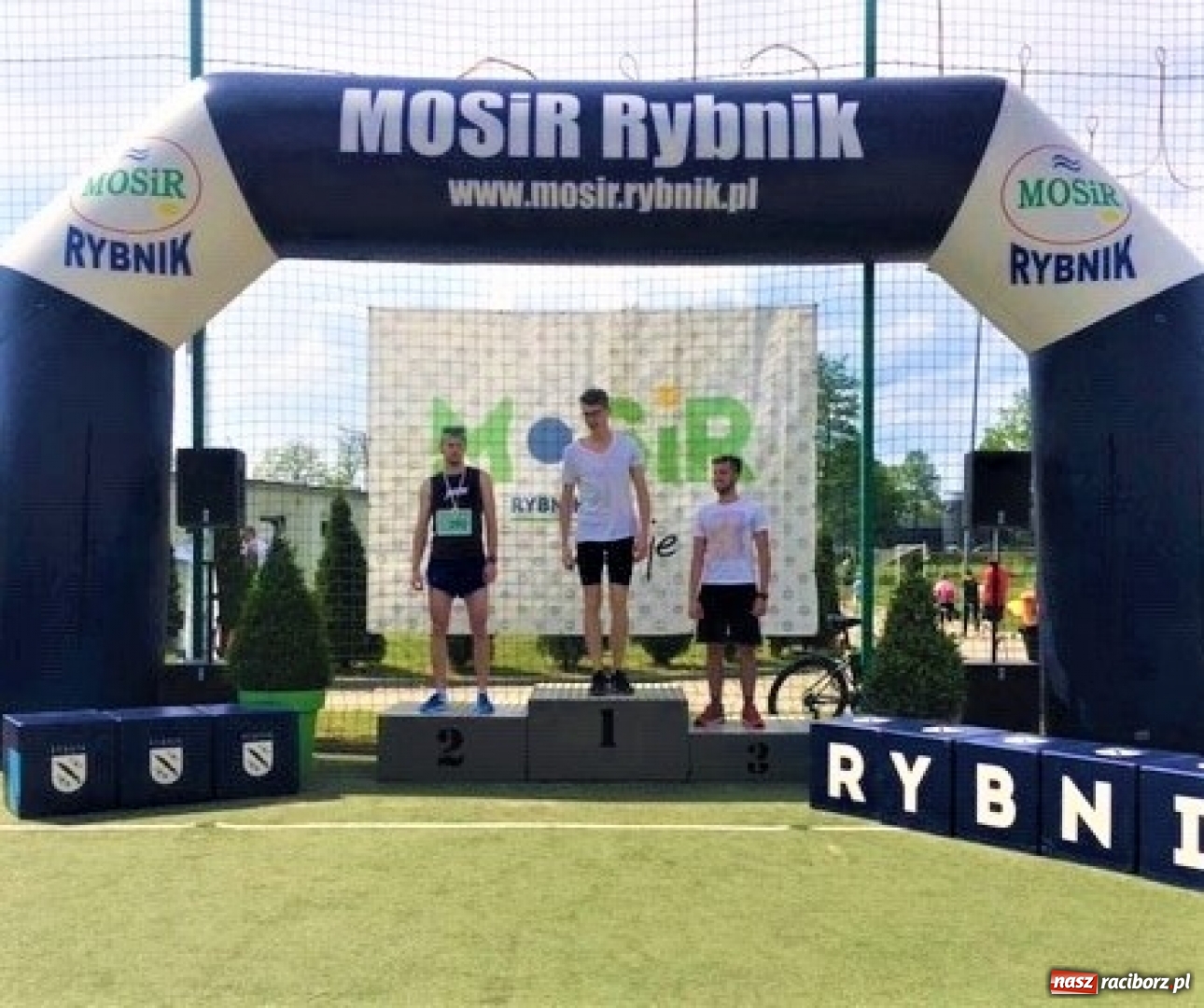 Zdjęcie w galerii na portalu naszraciborz.pl: Uczniowie raciborskiego ZSOMS na Biegu Wiosny w Rybniku wiadomości z regionu