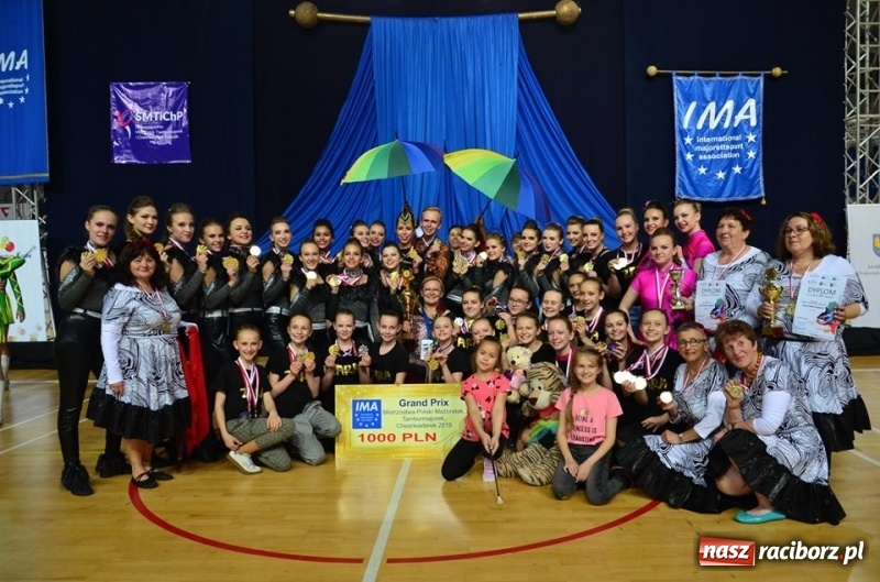 Zdjęcie w galerii na portalu naszraciborz.pl: Medalowe żniwa raciborskich mażoretek na Mistrzostwach Polski wiadomości z regionu