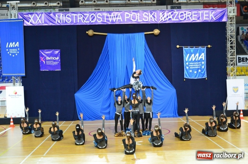 Zdjęcie w galerii na portalu naszraciborz.pl: Medalowe żniwa raciborskich mażoretek na Mistrzostwach Polski wiadomości z regionu