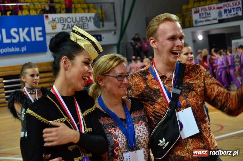 Zdjęcie w galerii na portalu naszraciborz.pl: Medalowe żniwa raciborskich mażoretek na Mistrzostwach Polski wiadomości z regionu