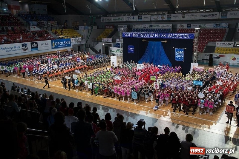 Zdjęcie w galerii na portalu naszraciborz.pl: Medalowe żniwa raciborskich mażoretek na Mistrzostwach Polski wiadomości z regionu