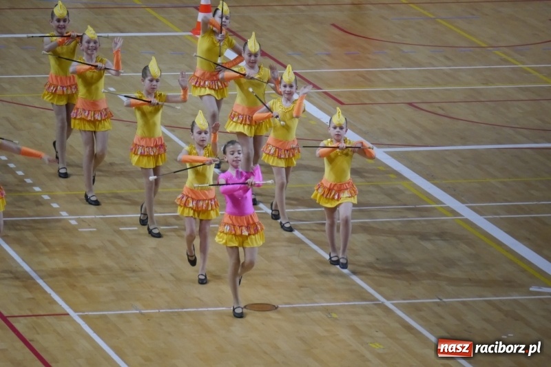 Zdjęcie w galerii na portalu naszraciborz.pl: Medalowe żniwa raciborskich mażoretek na Mistrzostwach Polski wiadomości z regionu