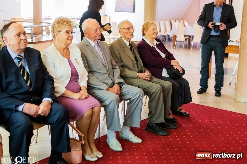 Zdjęcie w galerii na portalu naszraciborz.pl: Spędzili pół wieku razem. Małżeńskie jubileusze w raciborskim USC [FOTO i WIDEO] wiadomości z regionu