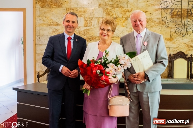 Zdjęcie w galerii na portalu naszraciborz.pl: Spędzili pół wieku razem. Małżeńskie jubileusze w raciborskim USC [FOTO i WIDEO] wiadomości z regionu