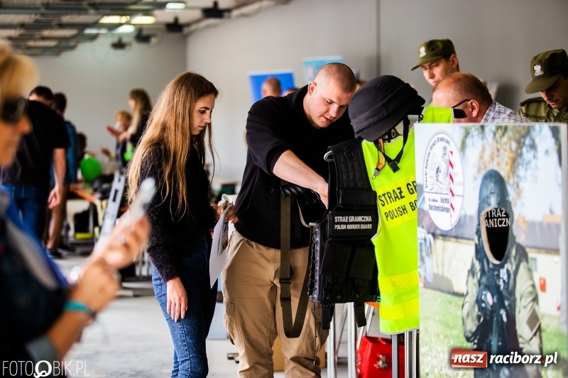 Zdjęcie w galerii na portalu naszraciborz.pl: Śląska Straż Graniczna świętowała. Uroczysty apel w raciborskiej komendzie [FOTO i WIDEO] wiadomości z regionu