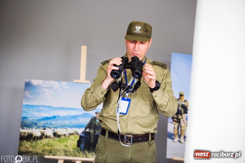 Zdjęcie w galerii na portalu naszraciborz.pl: Śląska Straż Graniczna świętowała. Uroczysty apel w raciborskiej komendzie [FOTO i WIDEO] wiadomości z regionu