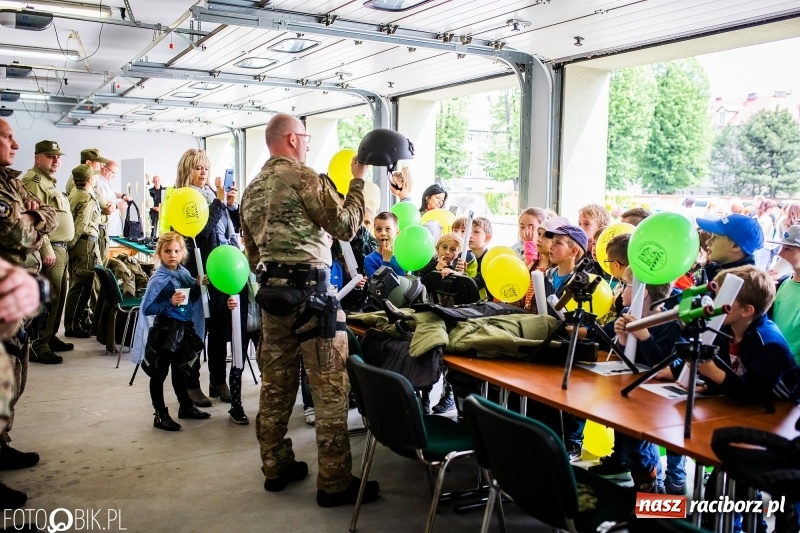Zdjęcie w galerii na portalu naszraciborz.pl: Śląska Straż Graniczna świętowała. Uroczysty apel w raciborskiej komendzie [FOTO i WIDEO] wiadomości z regionu