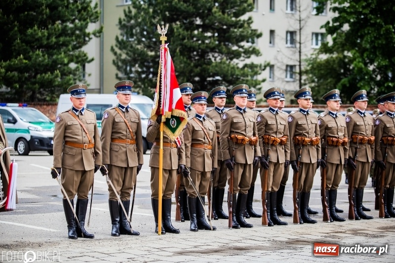 Zdjęcie w galerii na portalu naszraciborz.pl: Śląska Straż Graniczna świętowała. Uroczysty apel w raciborskiej komendzie [FOTO i WIDEO] wiadomości z regionu