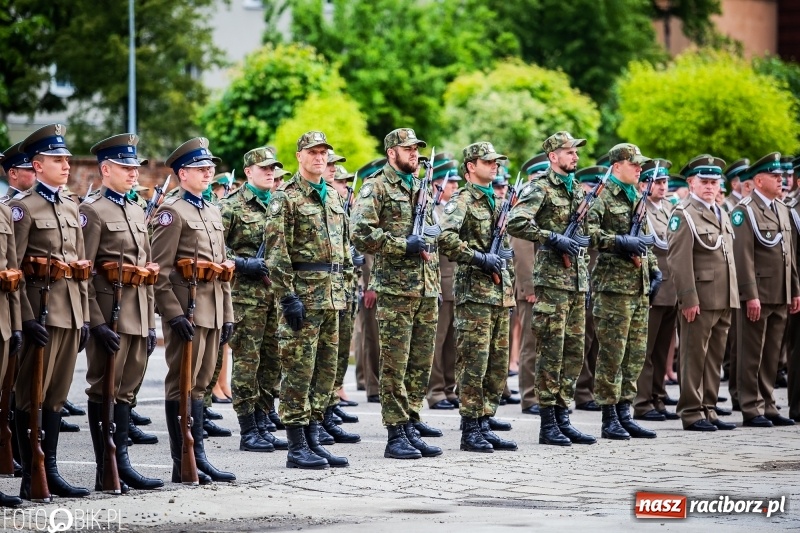 Zdjęcie w galerii na portalu naszraciborz.pl: Śląska Straż Graniczna świętowała. Uroczysty apel w raciborskiej komendzie [FOTO i WIDEO] wiadomości z regionu