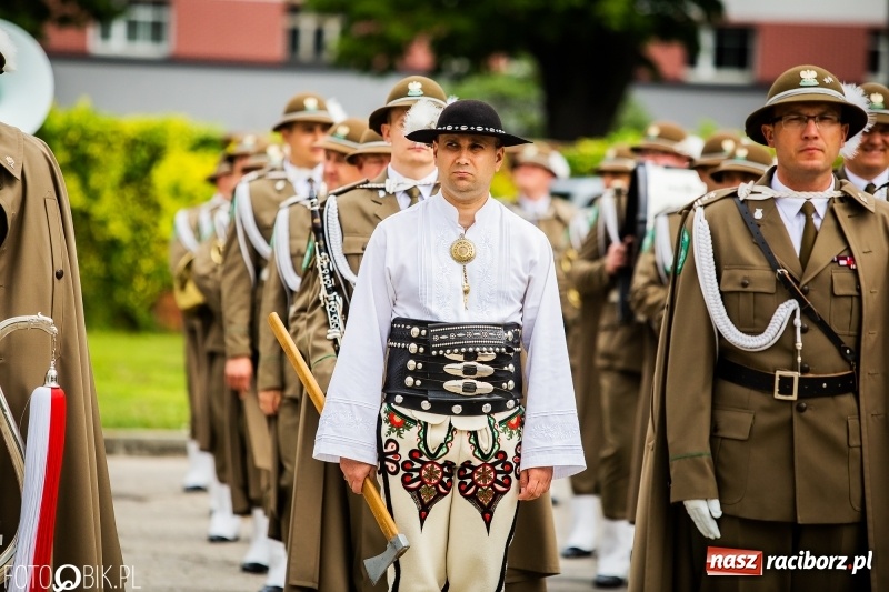 Zdjęcie w galerii na portalu naszraciborz.pl: Śląska Straż Graniczna świętowała. Uroczysty apel w raciborskiej komendzie [FOTO i WIDEO] wiadomości z regionu