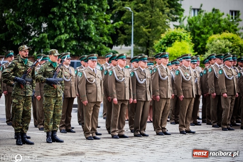 Zdjęcie w galerii na portalu naszraciborz.pl: Śląska Straż Graniczna świętowała. Uroczysty apel w raciborskiej komendzie [FOTO i WIDEO] wiadomości z regionu