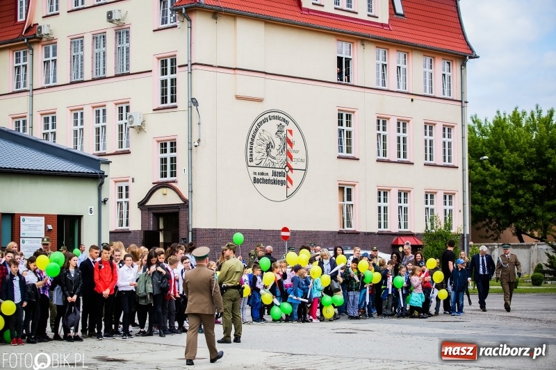 Zdjęcie w galerii na portalu naszraciborz.pl: Śląska Straż Graniczna świętowała. Uroczysty apel w raciborskiej komendzie [FOTO i WIDEO] wiadomości z regionu