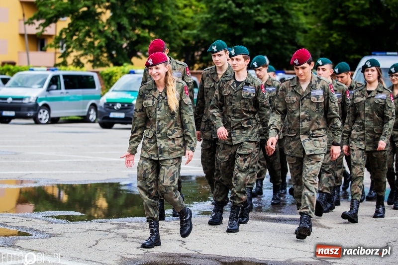 Zdjęcie w galerii na portalu naszraciborz.pl: Śląska Straż Graniczna świętowała. Uroczysty apel w raciborskiej komendzie [FOTO i WIDEO] wiadomości z regionu