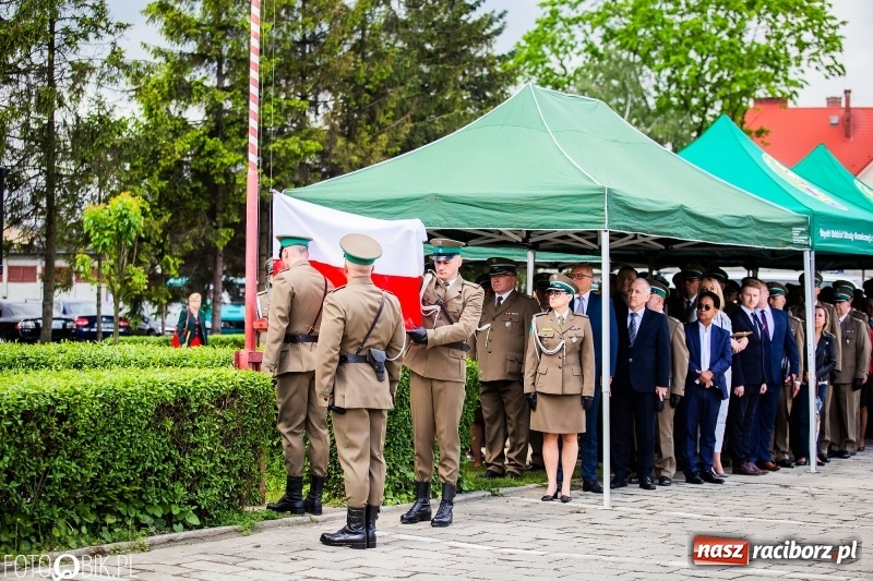 Zdjęcie w galerii na portalu naszraciborz.pl: Śląska Straż Graniczna świętowała. Uroczysty apel w raciborskiej komendzie [FOTO i WIDEO] wiadomości z regionu