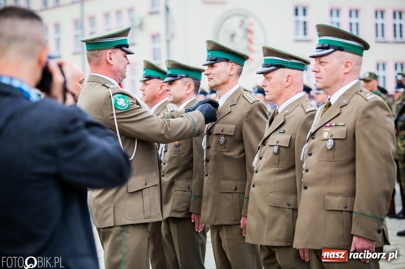 Zdjęcie w galerii na portalu naszraciborz.pl: Śląska Straż Graniczna świętowała. Uroczysty apel w raciborskiej komendzie [FOTO i WIDEO] wiadomości z regionu