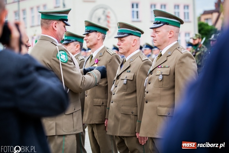 Zdjęcie w galerii na portalu naszraciborz.pl: Śląska Straż Graniczna świętowała. Uroczysty apel w raciborskiej komendzie [FOTO i WIDEO] wiadomości z regionu