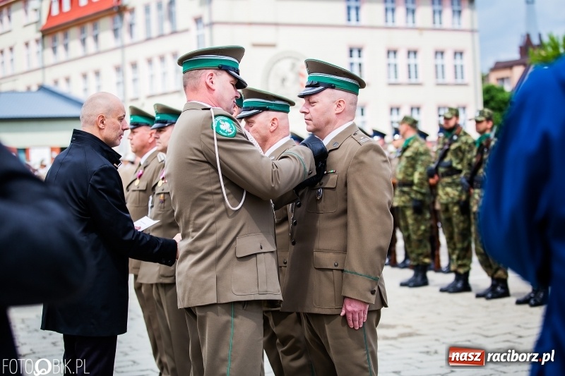 Zdjęcie w galerii na portalu naszraciborz.pl: Śląska Straż Graniczna świętowała. Uroczysty apel w raciborskiej komendzie [FOTO i WIDEO] wiadomości z regionu