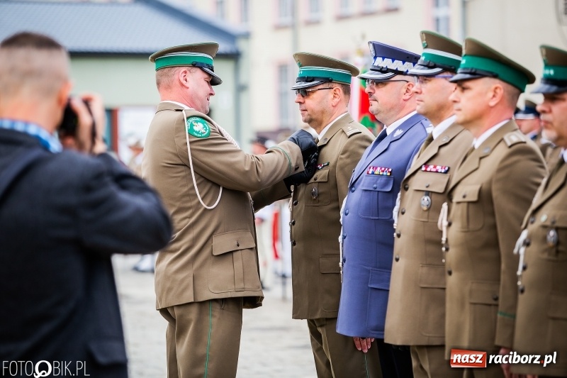 Zdjęcie w galerii na portalu naszraciborz.pl: Śląska Straż Graniczna świętowała. Uroczysty apel w raciborskiej komendzie [FOTO i WIDEO] wiadomości z regionu