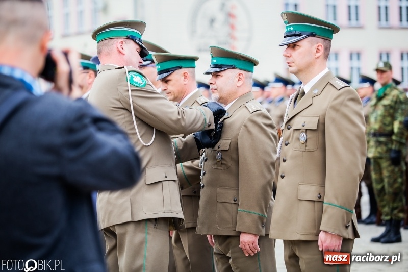 Zdjęcie w galerii na portalu naszraciborz.pl: Śląska Straż Graniczna świętowała. Uroczysty apel w raciborskiej komendzie [FOTO i WIDEO] wiadomości z regionu