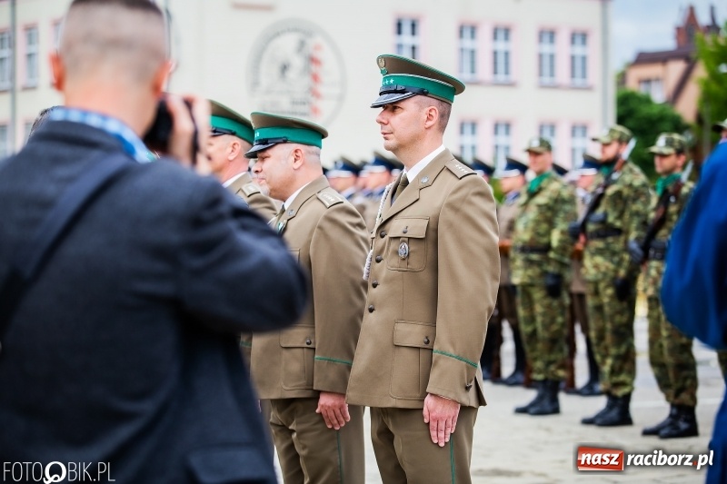 Zdjęcie w galerii na portalu naszraciborz.pl: Śląska Straż Graniczna świętowała. Uroczysty apel w raciborskiej komendzie [FOTO i WIDEO] wiadomości z regionu