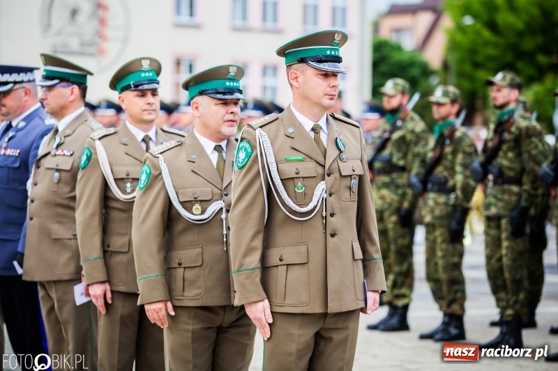 Zdjęcie w galerii na portalu naszraciborz.pl: Śląska Straż Graniczna świętowała. Uroczysty apel w raciborskiej komendzie [FOTO i WIDEO] wiadomości z regionu