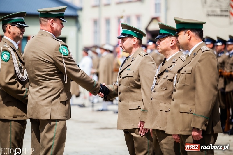 Zdjęcie w galerii na portalu naszraciborz.pl: Śląska Straż Graniczna świętowała. Uroczysty apel w raciborskiej komendzie [FOTO i WIDEO] wiadomości z regionu