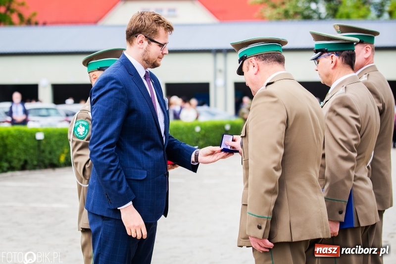 Zdjęcie w galerii na portalu naszraciborz.pl: Śląska Straż Graniczna świętowała. Uroczysty apel w raciborskiej komendzie [FOTO i WIDEO] wiadomości z regionu