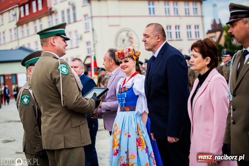 Zdjęcie w galerii na portalu naszraciborz.pl: Śląska Straż Graniczna świętowała. Uroczysty apel w raciborskiej komendzie [FOTO i WIDEO] wiadomości z regionu