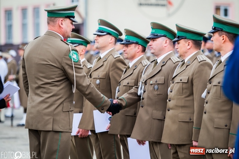 Zdjęcie w galerii na portalu naszraciborz.pl: Śląska Straż Graniczna świętowała. Uroczysty apel w raciborskiej komendzie [FOTO i WIDEO] wiadomości z regionu