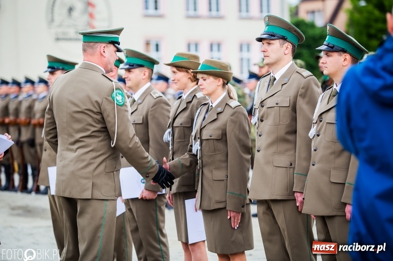 Zdjęcie w galerii na portalu naszraciborz.pl: Śląska Straż Graniczna świętowała. Uroczysty apel w raciborskiej komendzie [FOTO i WIDEO] wiadomości z regionu
