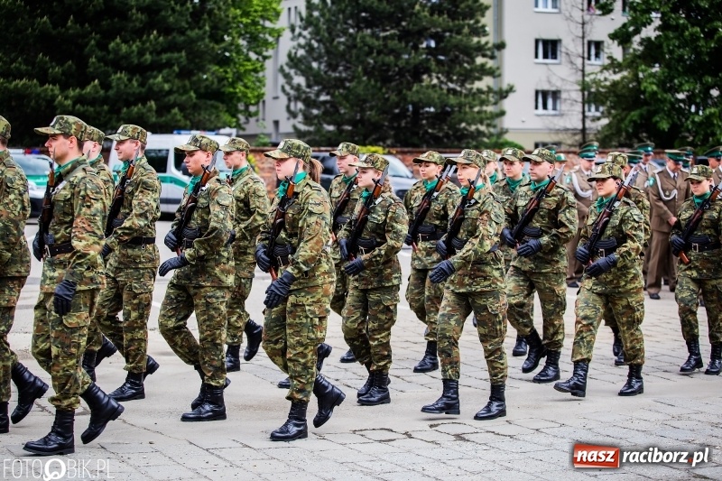 Zdjęcie w galerii na portalu naszraciborz.pl: Śląska Straż Graniczna świętowała. Uroczysty apel w raciborskiej komendzie [FOTO i WIDEO] wiadomości z regionu
