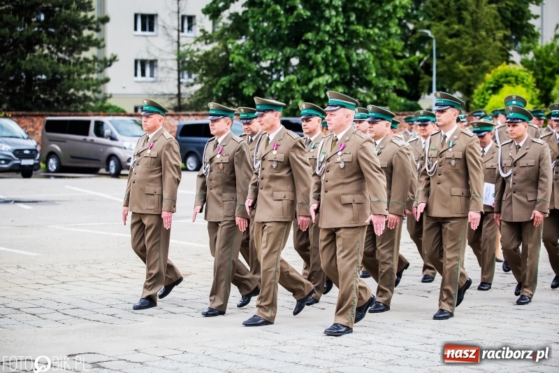 Zdjęcie w galerii na portalu naszraciborz.pl: Śląska Straż Graniczna świętowała. Uroczysty apel w raciborskiej komendzie [FOTO i WIDEO] wiadomości z regionu