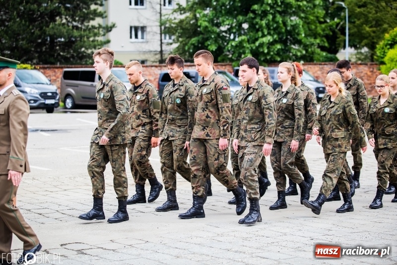 Zdjęcie w galerii na portalu naszraciborz.pl: Śląska Straż Graniczna świętowała. Uroczysty apel w raciborskiej komendzie [FOTO i WIDEO] wiadomości z regionu