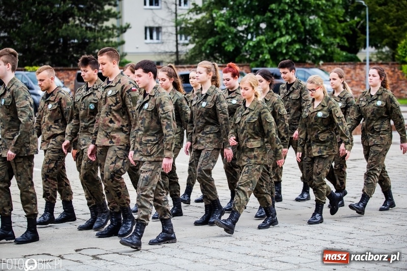 Zdjęcie w galerii na portalu naszraciborz.pl: Śląska Straż Graniczna świętowała. Uroczysty apel w raciborskiej komendzie [FOTO i WIDEO] wiadomości z regionu