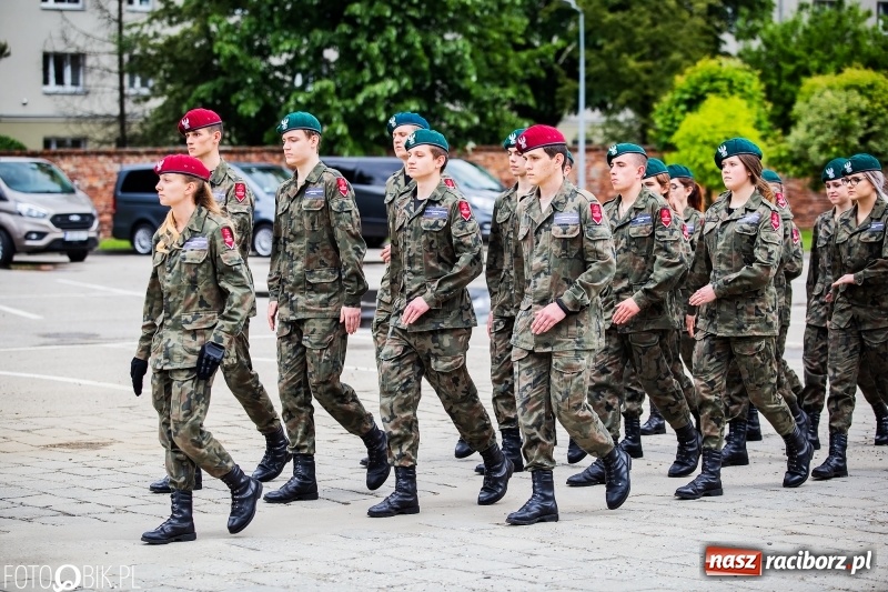 Zdjęcie w galerii na portalu naszraciborz.pl: Śląska Straż Graniczna świętowała. Uroczysty apel w raciborskiej komendzie [FOTO i WIDEO] wiadomości z regionu