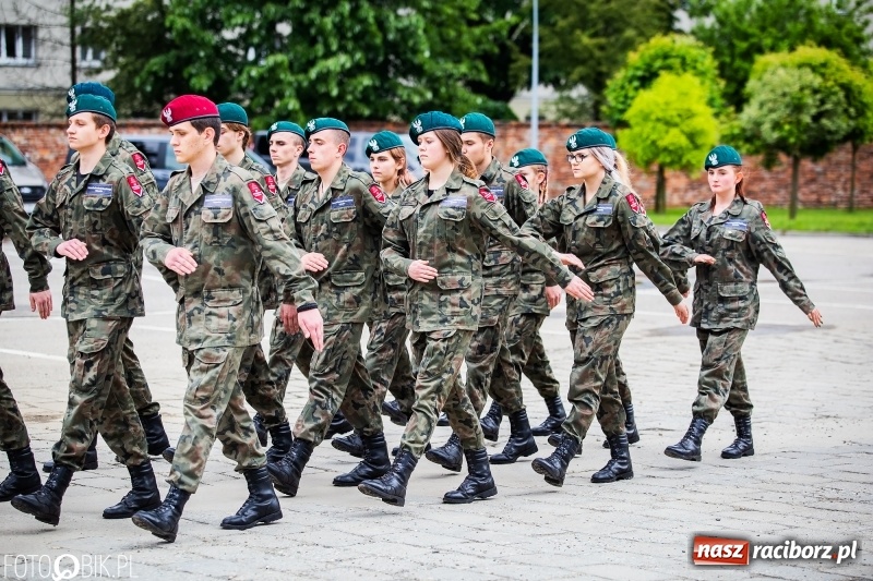 Zdjęcie w galerii na portalu naszraciborz.pl: Śląska Straż Graniczna świętowała. Uroczysty apel w raciborskiej komendzie [FOTO i WIDEO] wiadomości z regionu