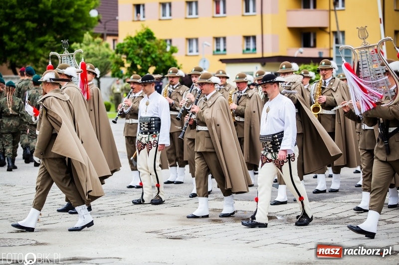 Zdjęcie w galerii na portalu naszraciborz.pl: Śląska Straż Graniczna świętowała. Uroczysty apel w raciborskiej komendzie [FOTO i WIDEO] wiadomości z regionu