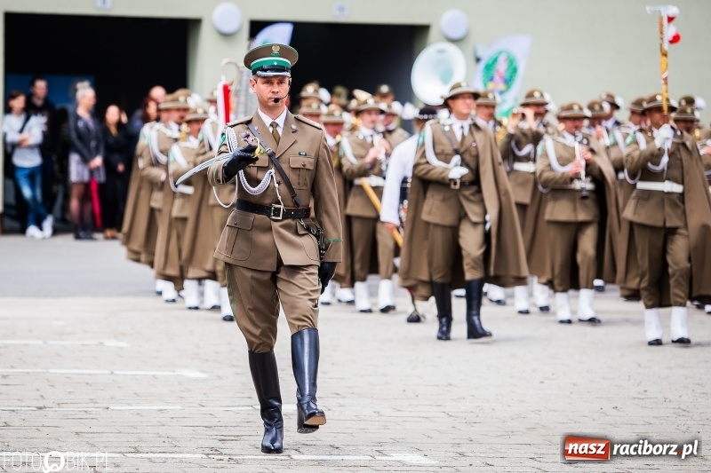Zdjęcie w galerii na portalu naszraciborz.pl: Śląska Straż Graniczna świętowała. Uroczysty apel w raciborskiej komendzie [FOTO i WIDEO] wiadomości z regionu