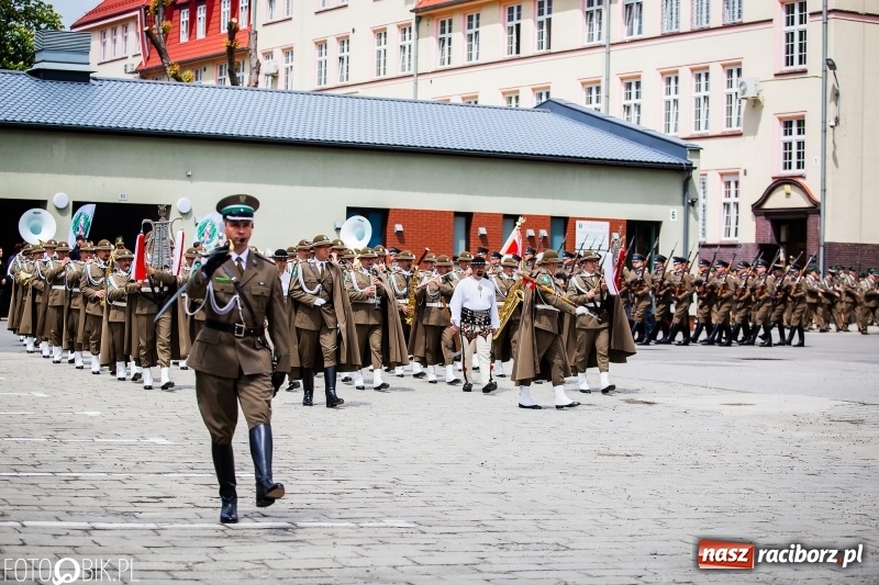 Zdjęcie w galerii na portalu naszraciborz.pl: Śląska Straż Graniczna świętowała. Uroczysty apel w raciborskiej komendzie [FOTO i WIDEO] wiadomości z regionu