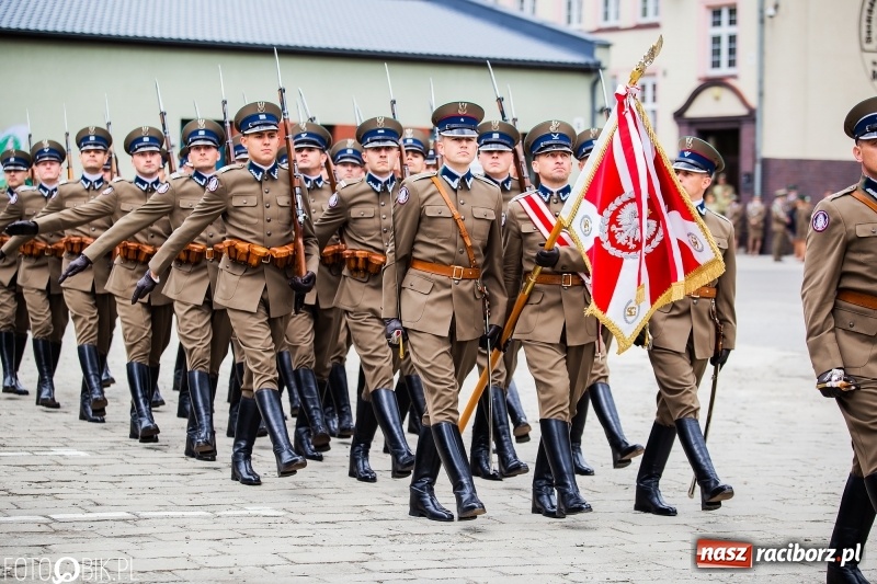 Zdjęcie w galerii na portalu naszraciborz.pl: Śląska Straż Graniczna świętowała. Uroczysty apel w raciborskiej komendzie [FOTO i WIDEO] wiadomości z regionu