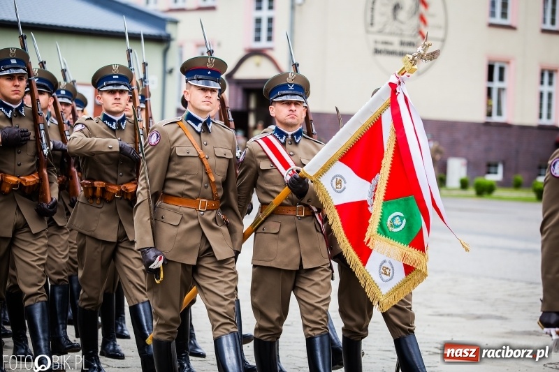 Zdjęcie w galerii na portalu naszraciborz.pl: Śląska Straż Graniczna świętowała. Uroczysty apel w raciborskiej komendzie [FOTO i WIDEO] wiadomości z regionu