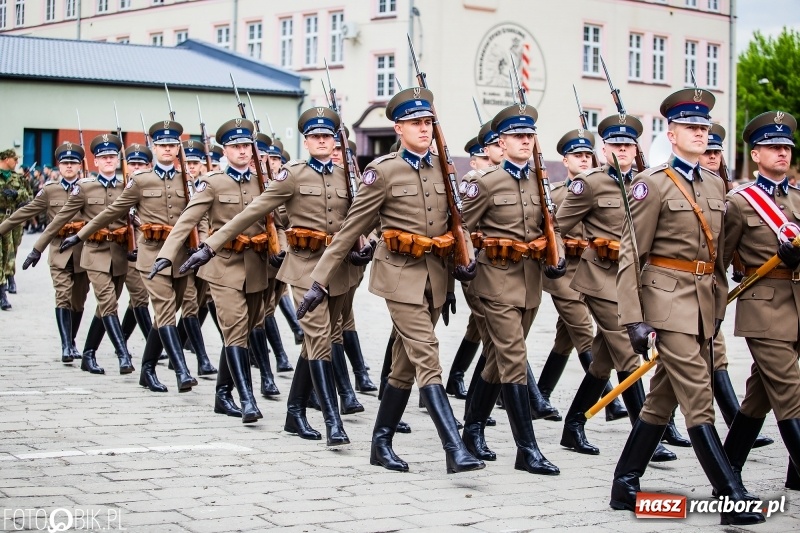 Zdjęcie w galerii na portalu naszraciborz.pl: Śląska Straż Graniczna świętowała. Uroczysty apel w raciborskiej komendzie [FOTO i WIDEO] wiadomości z regionu