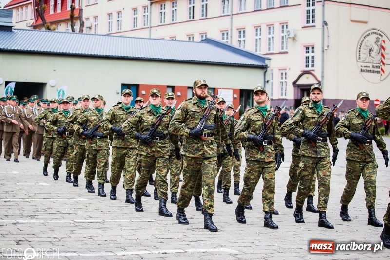 Zdjęcie w galerii na portalu naszraciborz.pl: Śląska Straż Graniczna świętowała. Uroczysty apel w raciborskiej komendzie [FOTO i WIDEO] wiadomości z regionu